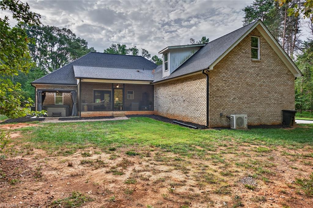 Lexington, North Carolina 27292, United States, 3 Bedrooms Bedrooms, ,3 BathroomsBathrooms,Residential,Active,210835