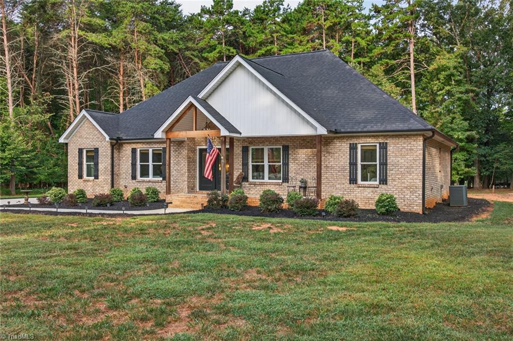 Lexington, North Carolina 27292, United States, 3 Bedrooms Bedrooms, ,3 BathroomsBathrooms,Residential,Active,210835