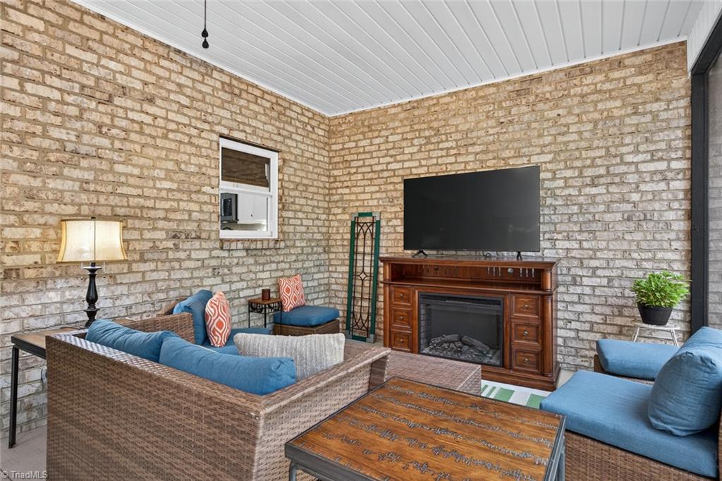 Lexington, North Carolina 27292, United States, 3 Bedrooms Bedrooms, ,3 BathroomsBathrooms,Residential,Active,210835