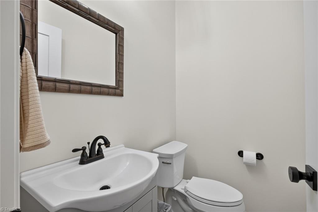 Lexington, North Carolina 27292, United States, 3 Bedrooms Bedrooms, ,3 BathroomsBathrooms,Residential,Active,210835