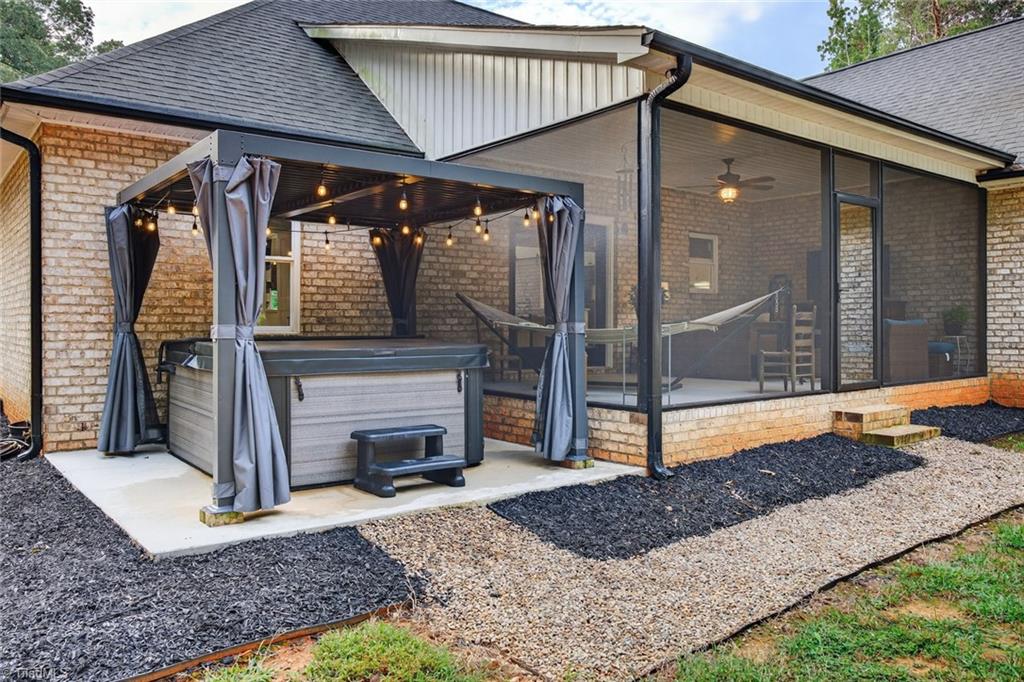 Lexington, North Carolina 27292, United States, 3 Bedrooms Bedrooms, ,3 BathroomsBathrooms,Residential,Active,210835