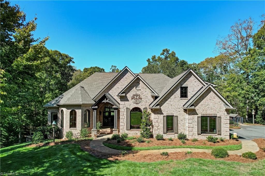 Photo of 200 W Harris Place, Eden, NC 27288 (MLS # 1198167)