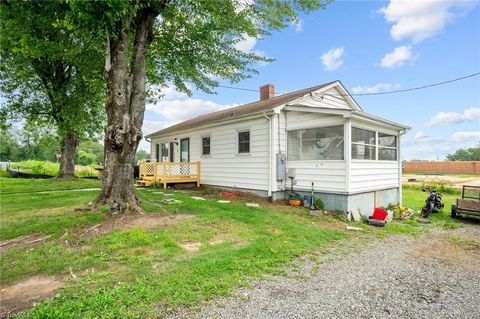 A home in Mount Airy