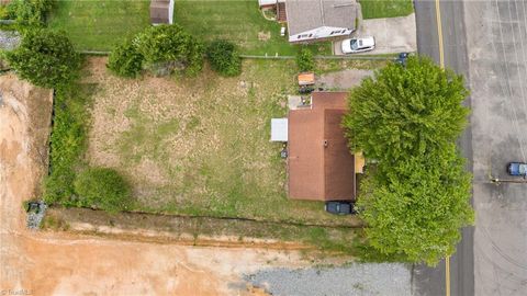 A home in Mount Airy