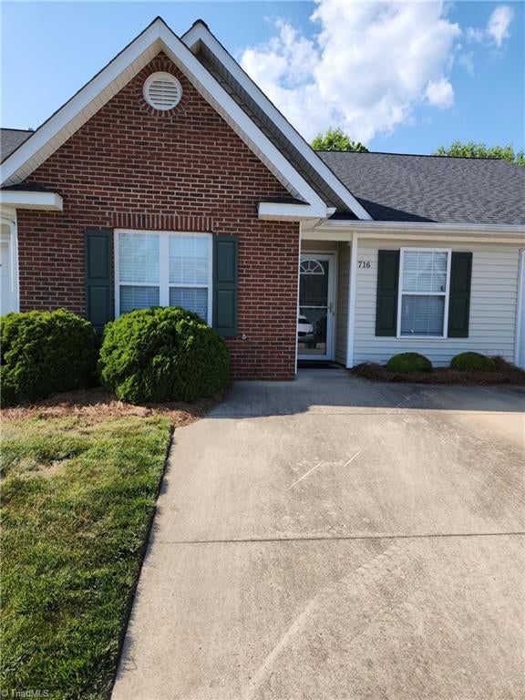 Photo of 716 Wynbrook Square Lane, Winston-Salem, NC 27103 (MLS # 1237795)
