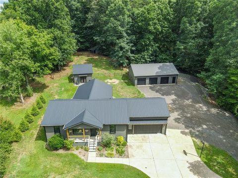 Homes For Sale - 785 Midway Road<br/> Statesville, NC 28625