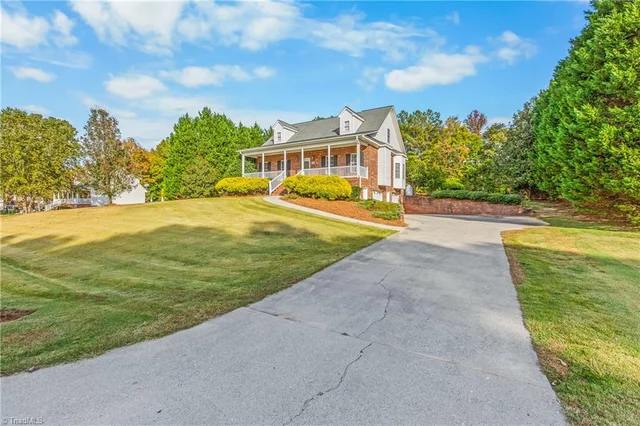 285 Fairystone Lane, photo 3 of 40