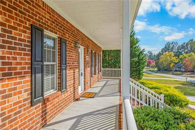 285 Fairystone Lane, photo 2 of 40