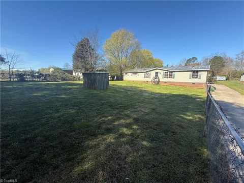 Condo For Sale - 1271 Thayer Road<br/> Trinity, NC 27370