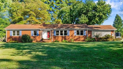 Homes For Sale - 1905 Cardinal Crest Road<br/> Greensboro, NC 27406