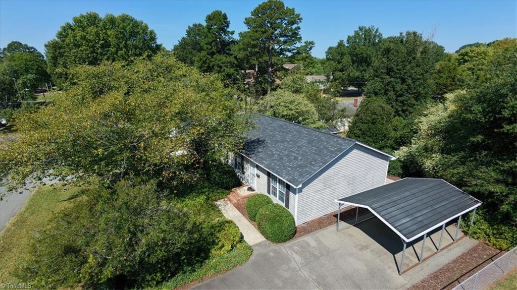 Photo of 331 Quintas Avenue, Burlington, NC 27215 (MLS # 1236178)