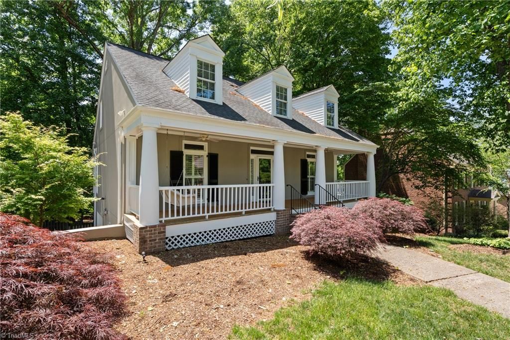 Photo of 976 Ridge Gate Drive, Lewisville, NC 27023 (MLS # 1218737)