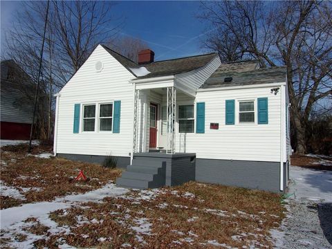 Homes For Sale - 335 Nathan Hunt Drive<br/> High Point, NC 27260