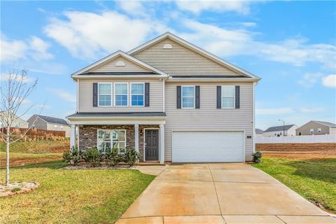 Homes For Sale - 310 Beresford Way<br/> Greensboro, NC 27405