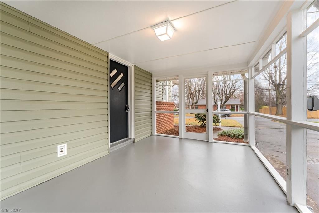 Photo of 1318 Lamont Drive, Winston-Salem, NC 27103 (MLS # 1203905)