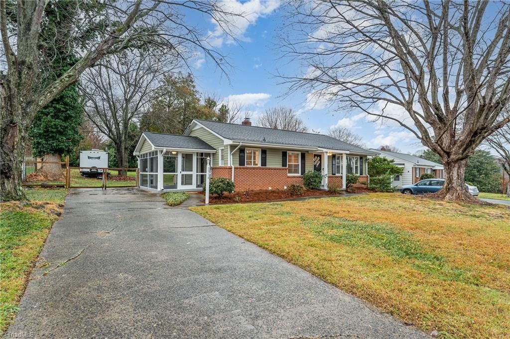 Photo of 1318 Lamont Drive, Winston-Salem, NC 27103 (MLS # 1203905)