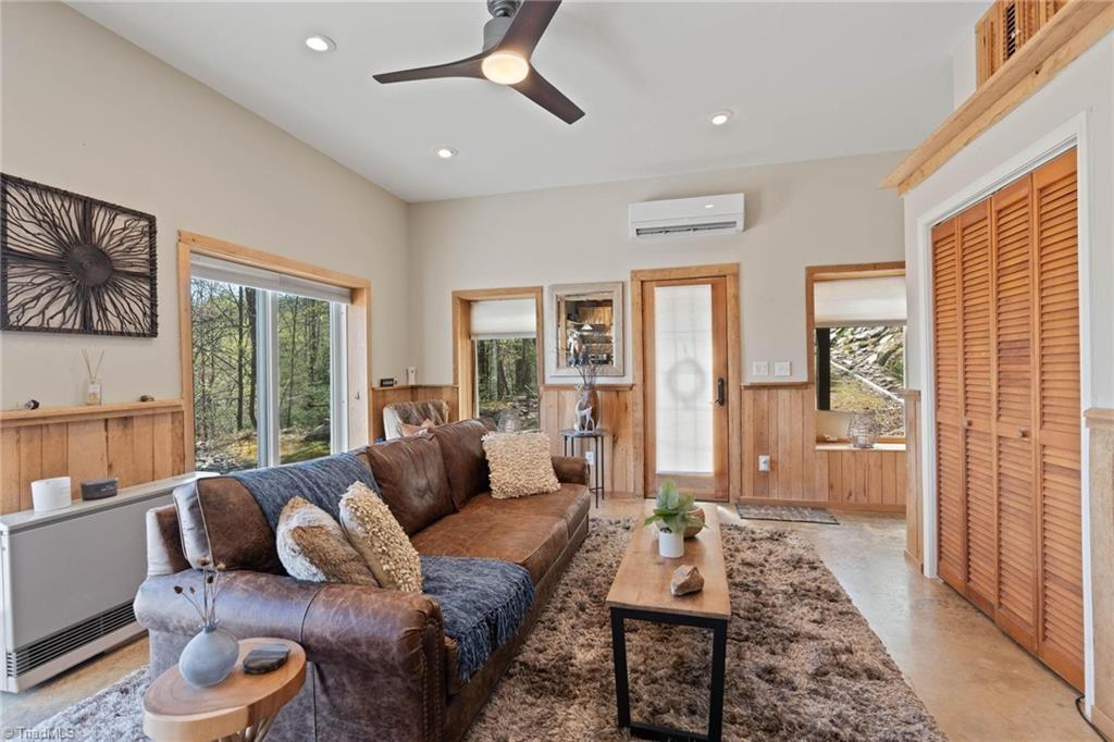 3086 Summit Road, Purlear, North Carolina image 6