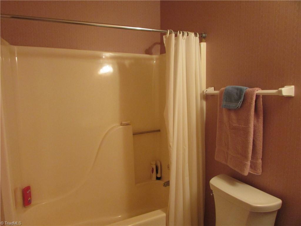 737 Shelby Drive #D, Greensboro, North Carolina image 17