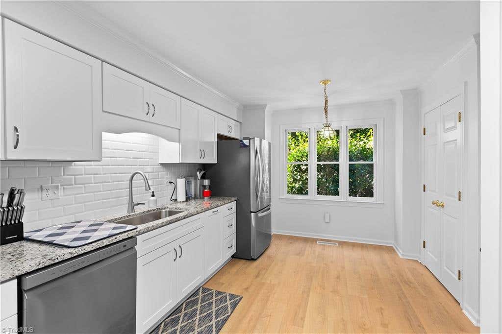 Photo of 4552 Fernhaven Circle, Winston-Salem, NC 27104 (MLS # 1229908)