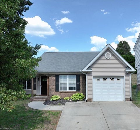 Homes For Sale - 3801 Bluestem Drive<br/> Greensboro, NC 27405