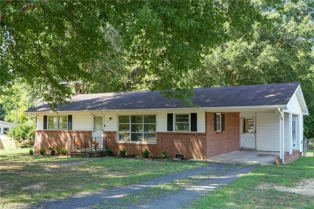 801 Grand Oaks Drive, Eden, NC, 27288