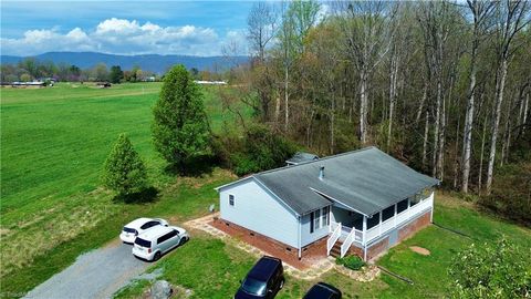 Homes For Sale - 184 Silver Pine Trail<br/> Surry County, Thurmond, NC 28683