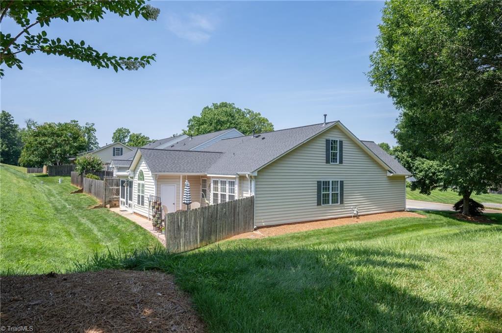 Greensboro, North Carolina 27455, United States, 3 Bedrooms Bedrooms, ,2 BathroomsBathrooms,Residential,Pending,170760