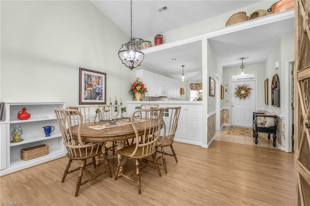 Greensboro, North Carolina 27455, United States, 3 Bedrooms Bedrooms, ,2 BathroomsBathrooms,Residential,Pending,170760