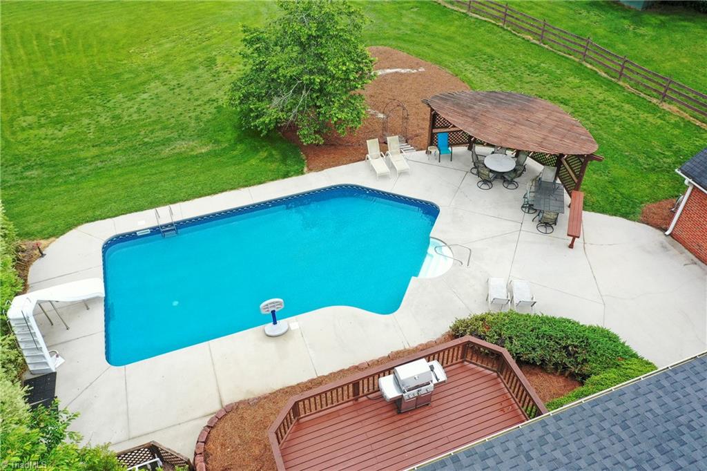 8056 Glengarriff Road, Clemmons, North Carolina image 5