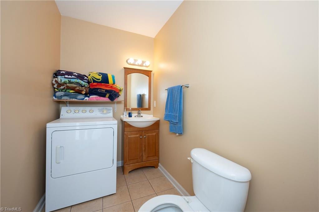 8056 Glengarriff Road, Clemmons, North Carolina image 41