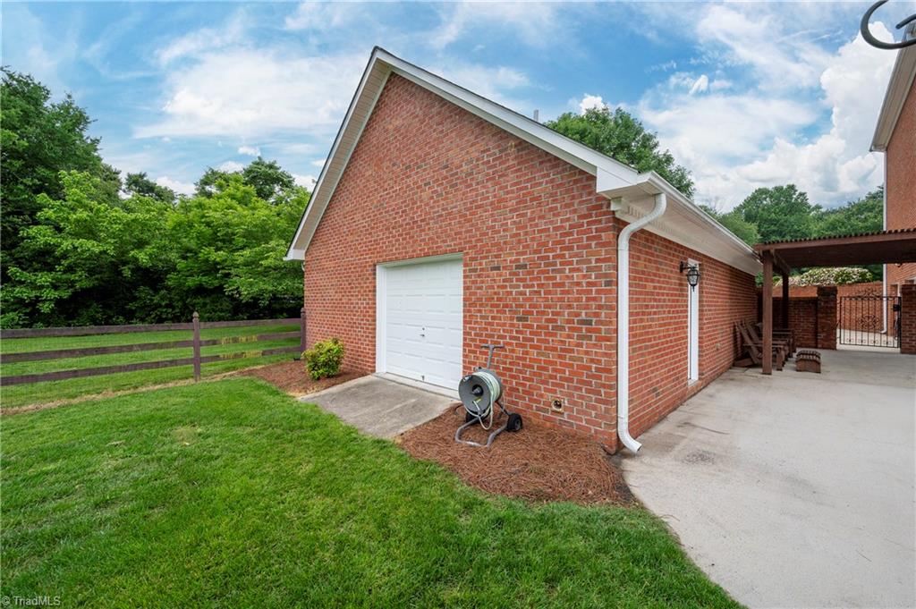 8056 Glengarriff Road, Clemmons, North Carolina image 42