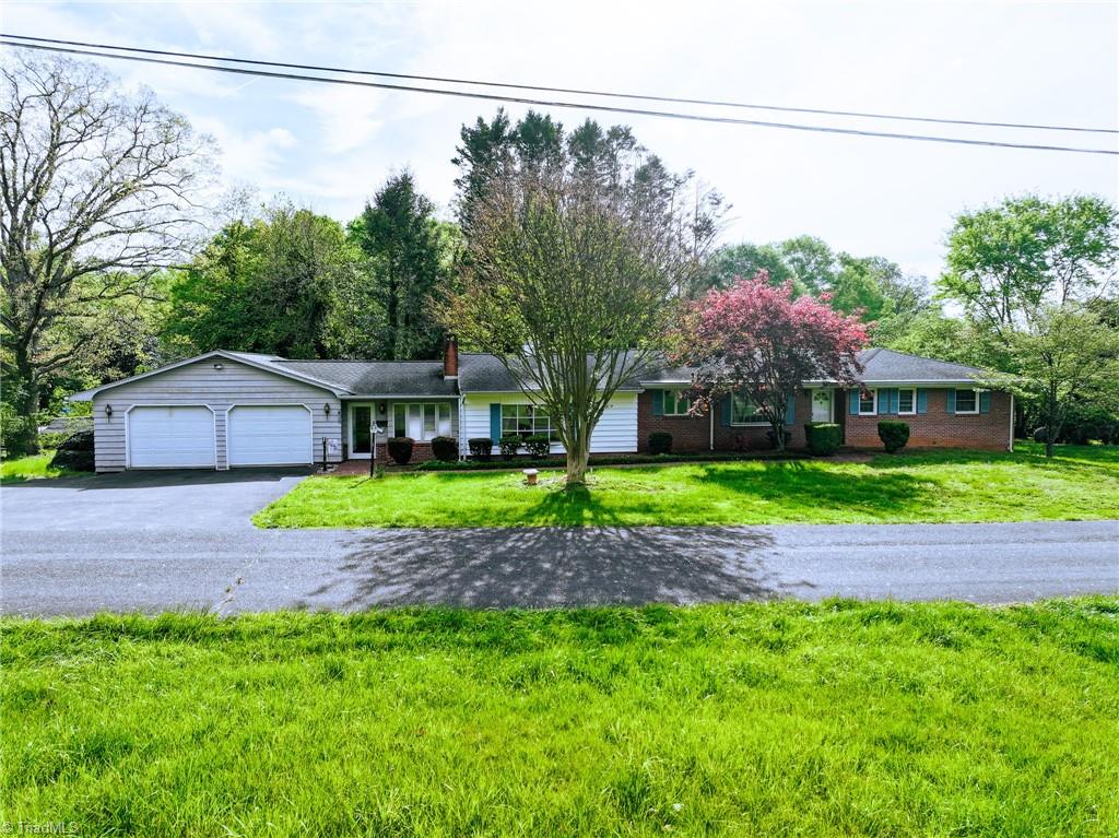 1816 Gwyn Street, Mount Airy, North Carolina image 1