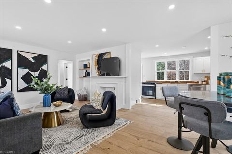 Homes For Sale - 1604 E Lexington Avenue<br/> High Point, NC 27262