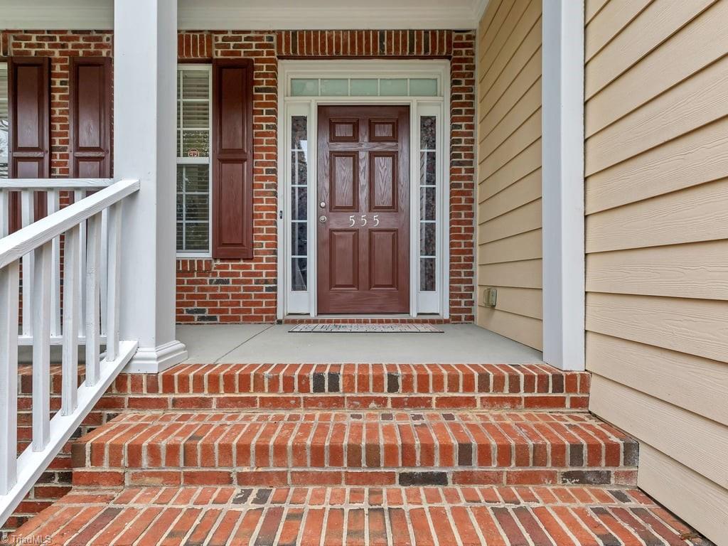 Winston-Salem, North Carolina 27104, United States, 5 Bedrooms Bedrooms, ,4 BathroomsBathrooms,Residential,Active,56684