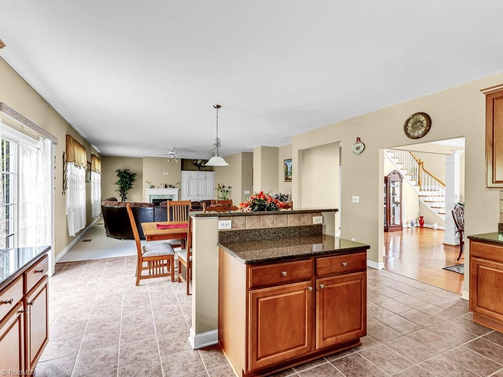 Winston-Salem, North Carolina 27104, United States, 5 Bedrooms Bedrooms, ,4 BathroomsBathrooms,Residential,Active,56684