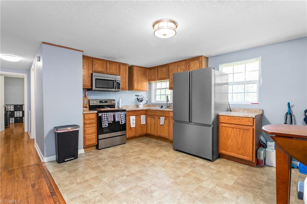 223 W Matthews Street, Stoneville, North Carolina image 8