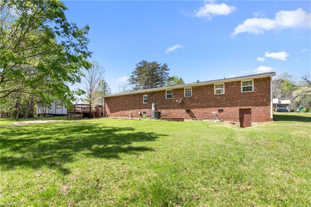 223 W Matthews Street, Stoneville, North Carolina image 29