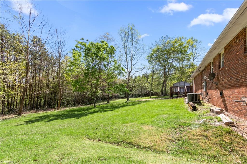 223 W Matthews Street, Stoneville, North Carolina image 30
