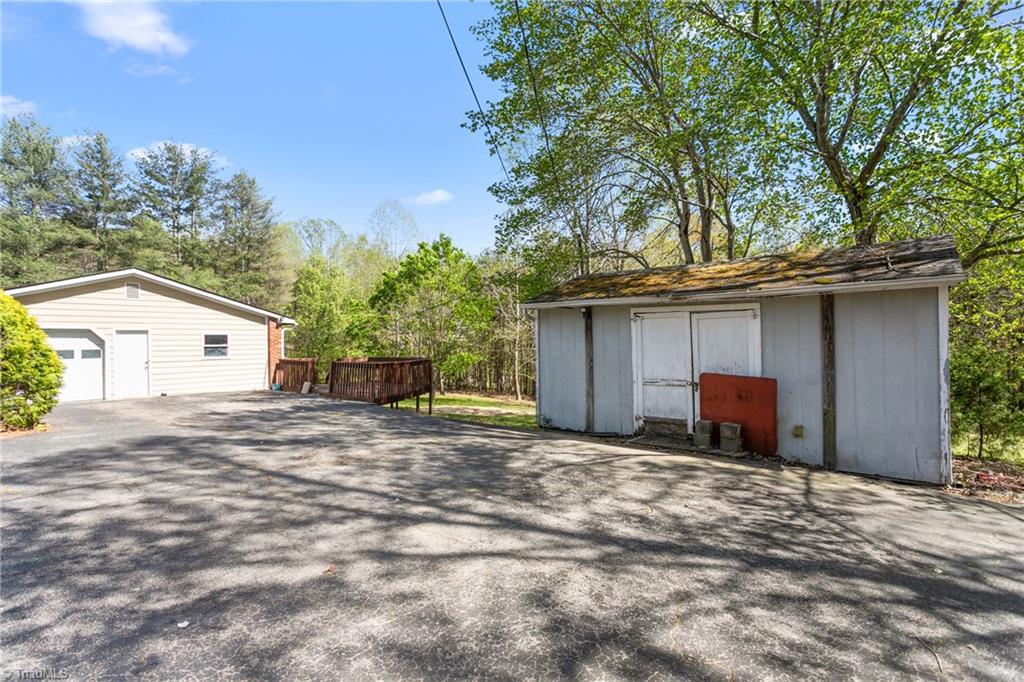 223 W Matthews Street, Stoneville, North Carolina image 32