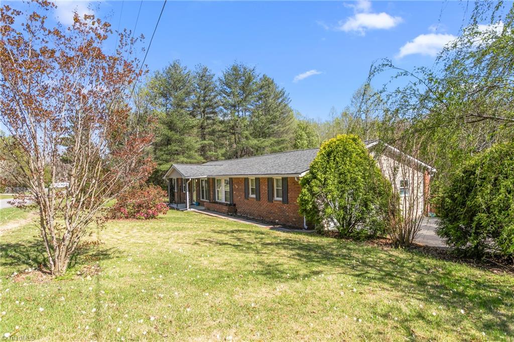 223 W Matthews Street, Stoneville, North Carolina image 3