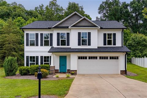 6436 Beaver Pond Court Pfafftown NC 27040