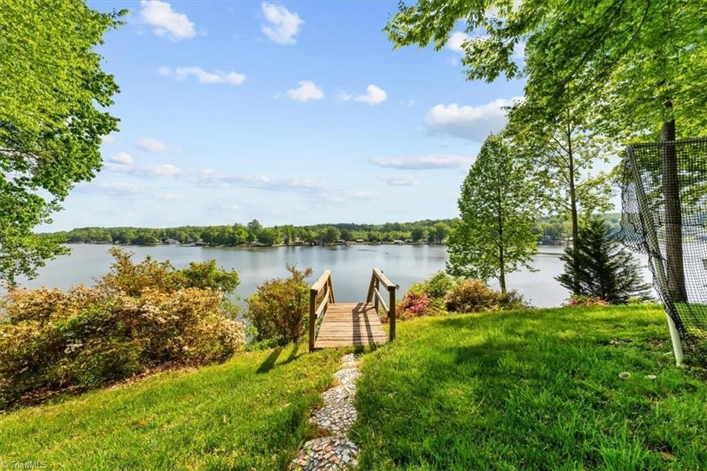 Photo of 330 Hillview Drive, Lexington, NC 27292 (MLS # 1216715)