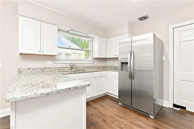 3816 Kirby Drive, photo 5 of 21