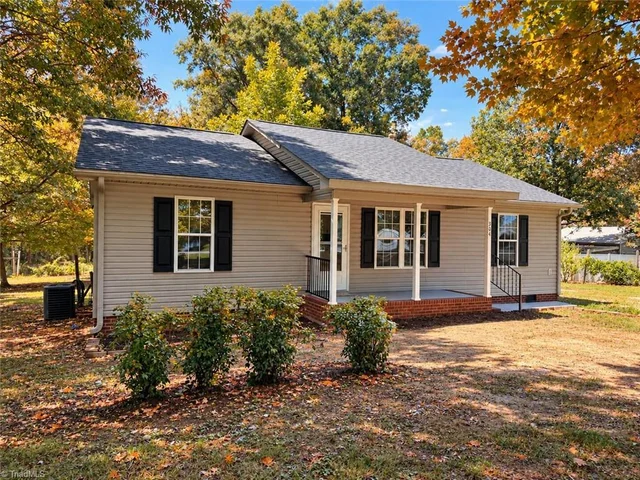 304 High Rock Drive, photo 2 of 47