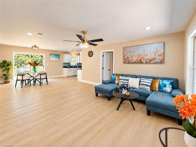304 High Rock Drive, photo 5 of 47