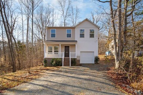 Photo of 248 Wedgewood Drive, Lexington, NC 27292 (MLS # 1209963)