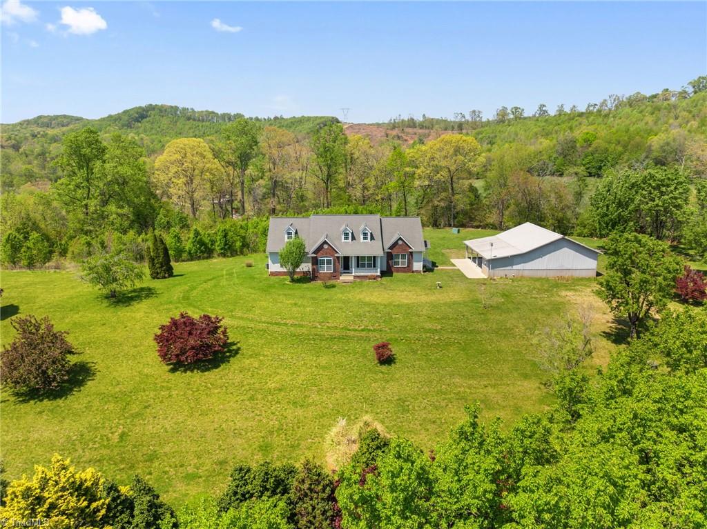 1046 Linneys Mill Road, Union Grove, North Carolina image 2