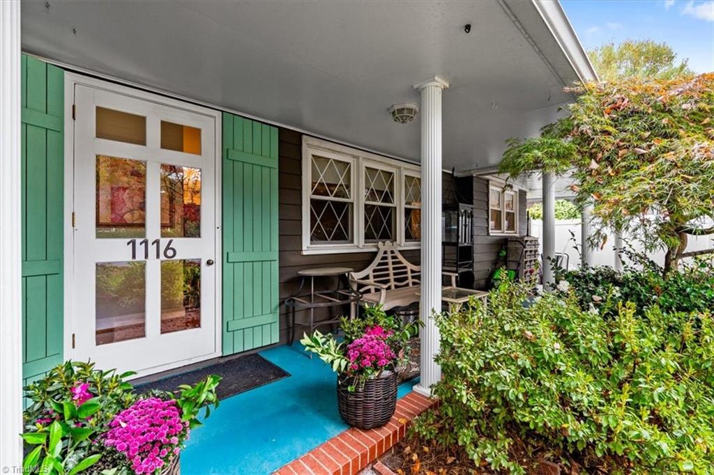 Greensboro, North Carolina 27408, United States, 2 Bedrooms Bedrooms, ,1 BathroomBathrooms,Residential,Pending,235804