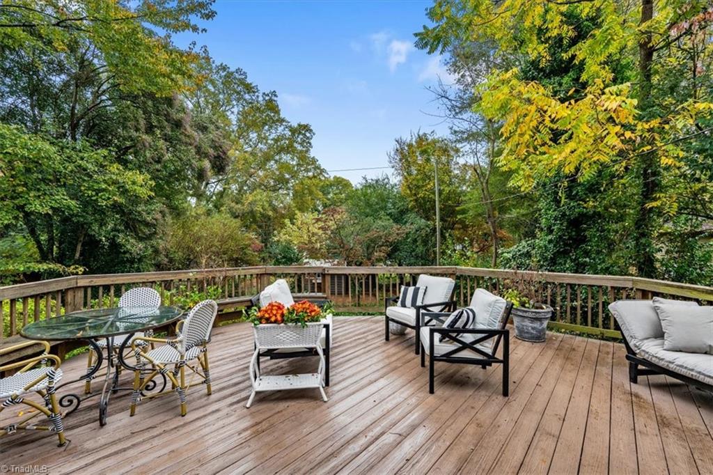 Greensboro, North Carolina 27408, United States, 2 Bedrooms Bedrooms, ,1 BathroomBathrooms,Residential,Pending,235804