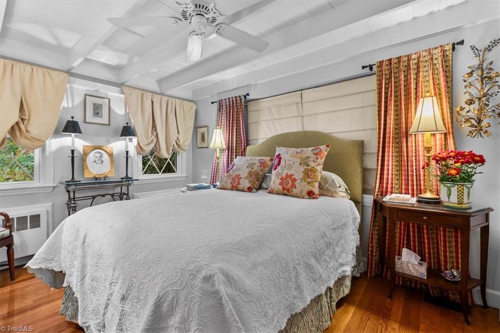 Greensboro, North Carolina 27408, United States, 2 Bedrooms Bedrooms, ,1 BathroomBathrooms,Residential,Pending,235804